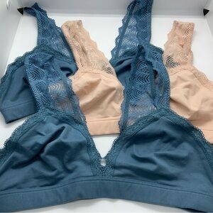 (3)b.tempt’d Elegant Lace Trim Bralette Set - Blue and Cream